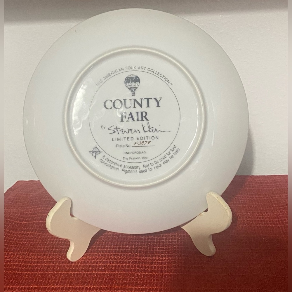 SET OF 5- ASSORTED DECORATED PLATES - Picture 5 of 11